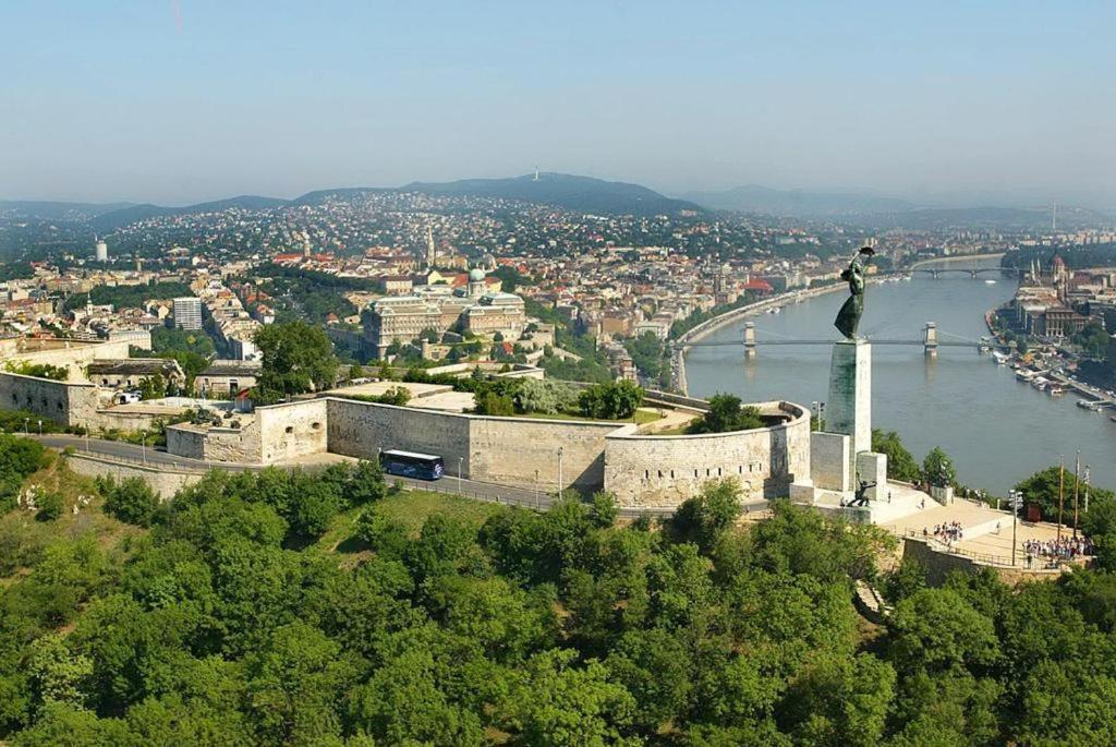 Deak Apartment Budapest Kültér fotó